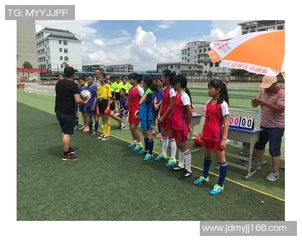 德芙足球员的激情与梦想在绿茵场上绽放光彩