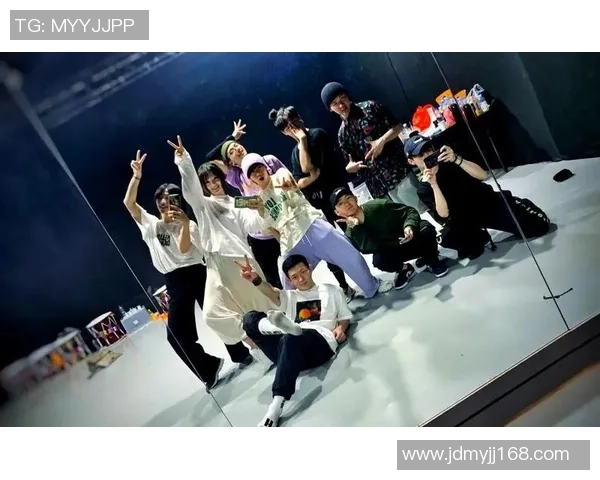 成都街舞队荣登全国街舞意识排行榜第三名引发热议 成都街舞队荣登全国街舞意识排行榜第三名引发热议