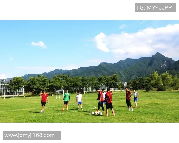 柏科足球:引领青少年足球发展新潮流的先锋力量与未来展望 柏科足球:引领青少年足球发展新潮流的先锋力量与未来展望