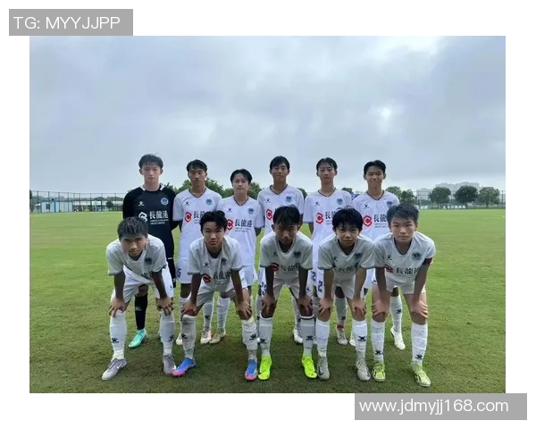 蔡指导足球:探索足球战术与青少年培训的创新之路 蔡指导足球:探索足球战术与青少年培训的创新之路