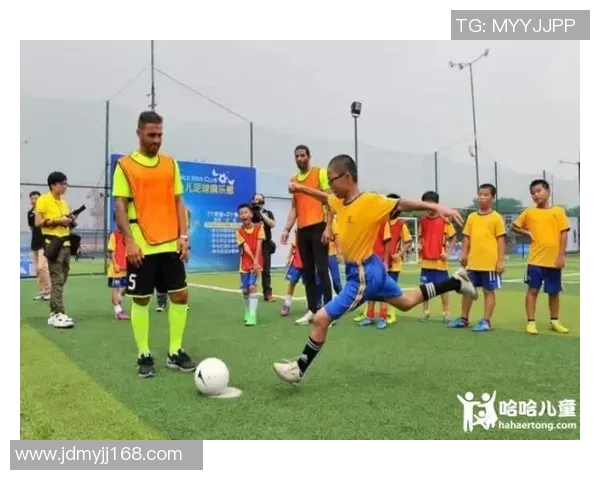 真品足球的魅力与价值探讨让我们一起领略足球的真实风采与激情 真品足球的魅力与价值探讨让我们一起领略足球的真实风采与激情